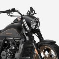 Motocykl UM RENEGADE FREEDOM 125 lampa