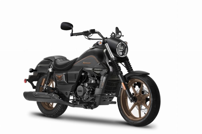 Motocykl UM RENEGADE FREEDOM 125