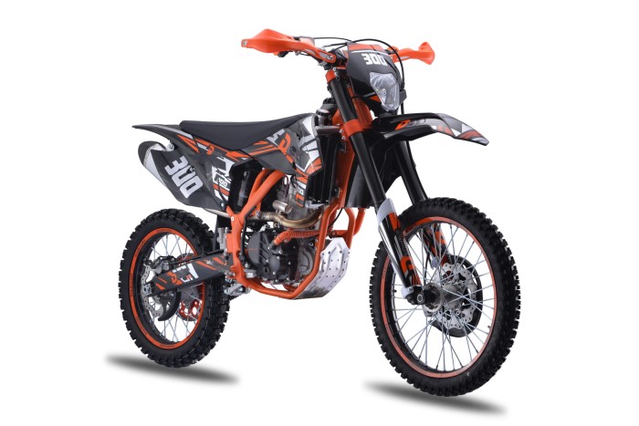 Diabolini 300 CC silnik 4 zaworowy chłodzony cieczą, e-starter 2.jpg