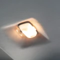Skuter-elektryczny-zabudowany-z-dachem-czerwony.webp
