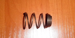 SPRĘŻYNA FILTRA OLEJU SKUTER 4T